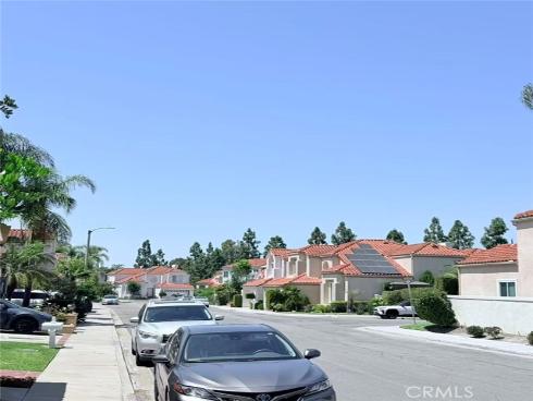 21 Presidio , Irvine, CA