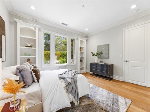 22 Crest Terrace , Irvine, CA