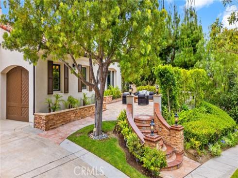22 Crest Terrace , Irvine, CA