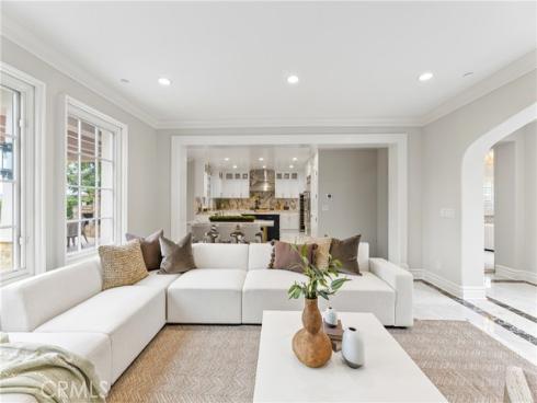 22 Crest Terrace , Irvine, CA