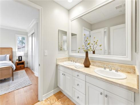 22 Crest Terrace , Irvine, CA