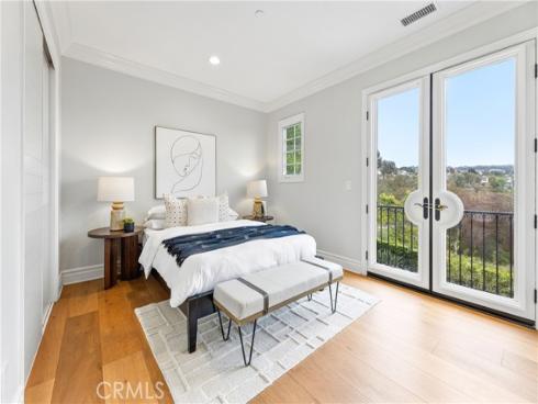 22 Crest Terrace , Irvine, CA