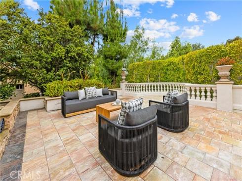 22 Crest Terrace , Irvine, CA