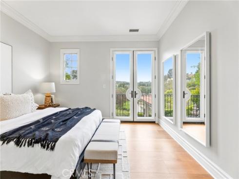 22 Crest Terrace , Irvine, CA