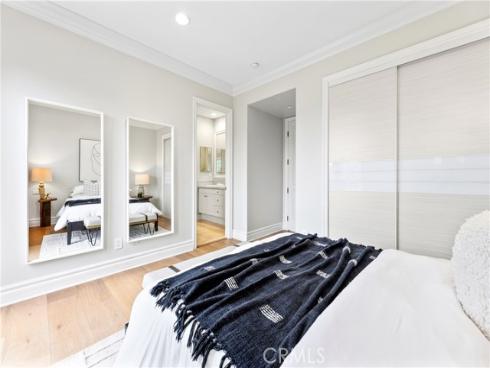 22 Crest Terrace , Irvine, CA