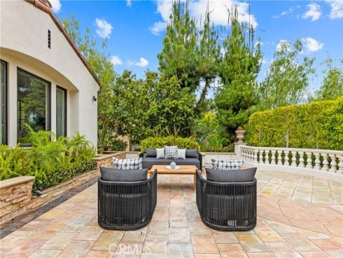 22 Crest Terrace , Irvine, CA