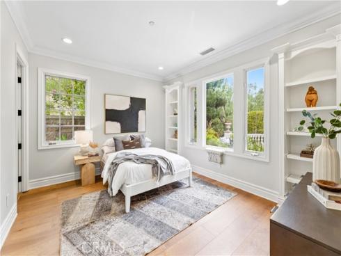 22 Crest Terrace , Irvine, CA