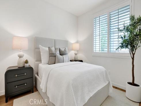252 Harringay , Irvine, CA