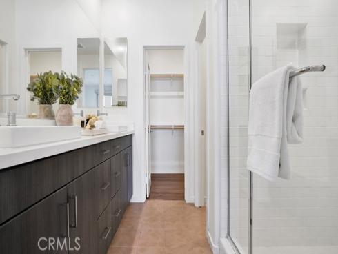 252 Harringay , Irvine, CA