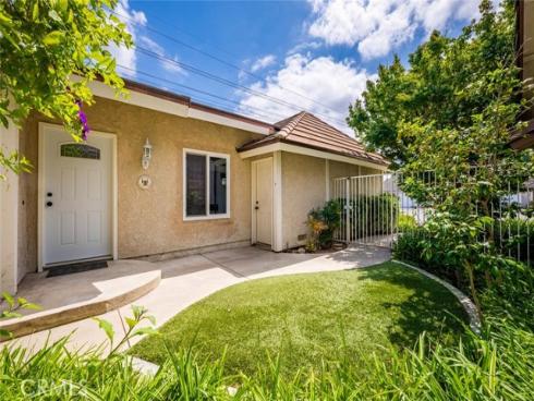 9 Badger Pass , Irvine, CA