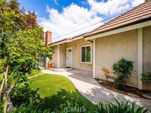 9 Badger Pass , Irvine, CA