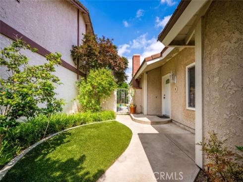 9 Badger Pass , Irvine, CA