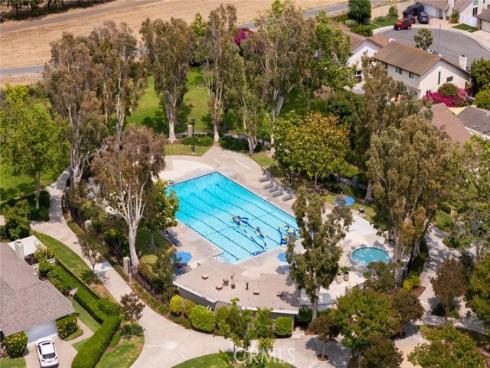 9 Badger Pass , Irvine, CA