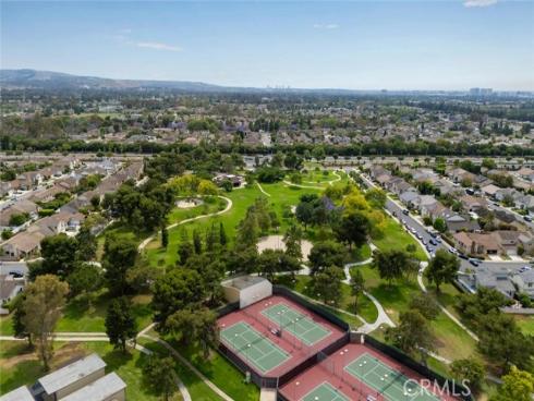 9 Badger Pass , Irvine, CA
