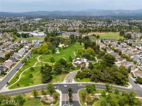 9 Badger Pass , Irvine, CA