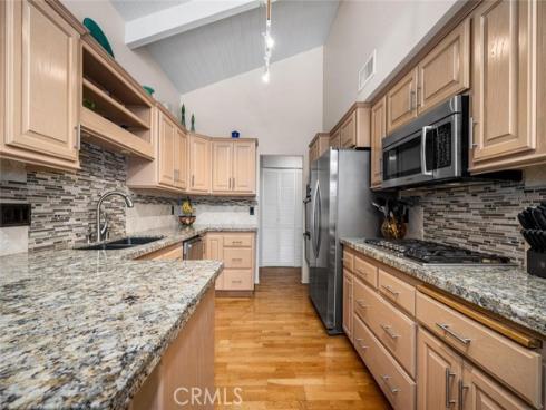 9 Badger Pass , Irvine, CA