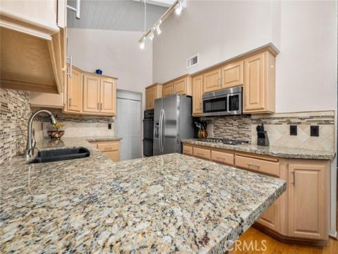9 Badger Pass , Irvine, CA