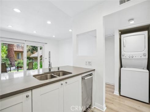288 Tangelo , Irvine, CA