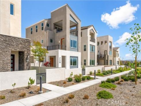 608 Chinon