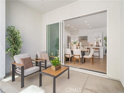 608 Chinon , Irvine, CA