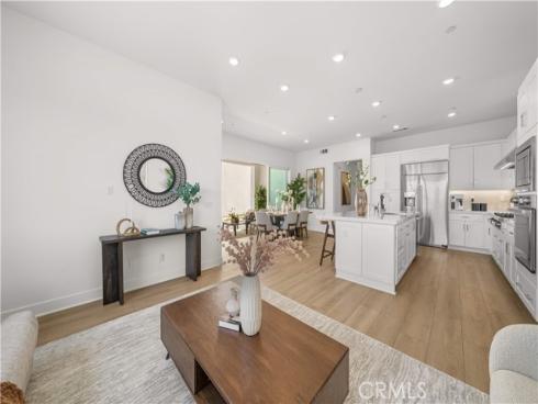 608 Chinon , Irvine, CA