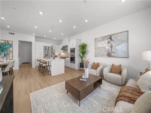 608 Chinon , Irvine, CA