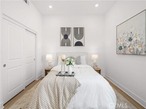 608 Chinon , Irvine, CA