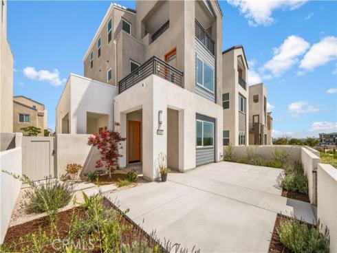 608 Chinon , Irvine, CA