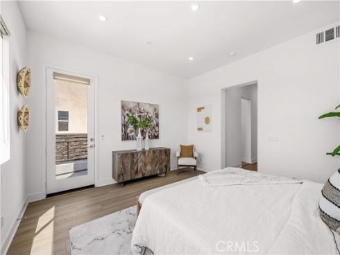 608 Chinon , Irvine, CA