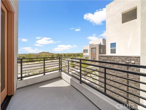 608 Chinon , Irvine, CA