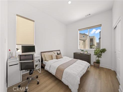608 Chinon , Irvine, CA