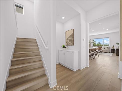 608 Chinon , Irvine, CA