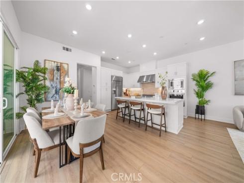 608 Chinon , Irvine, CA