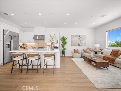 608 Chinon , Irvine, CA