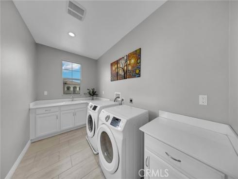60 Dunmore , Irvine, CA