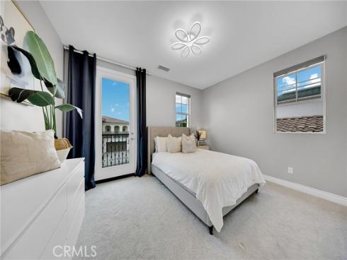 60 Dunmore , Irvine, CA