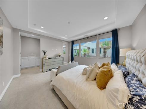 60 Dunmore , Irvine, CA