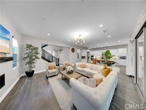 60 Dunmore , Irvine, CA
