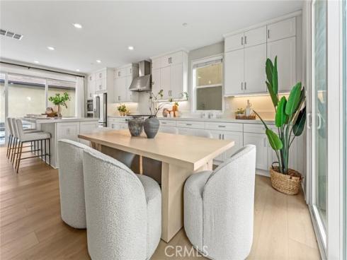 352 Chorus , Irvine, CA