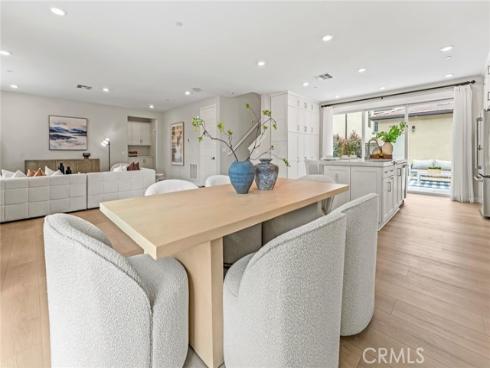 352 Chorus , Irvine, CA