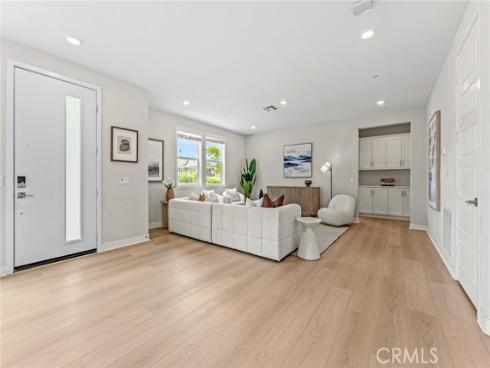 352 Chorus , Irvine, CA