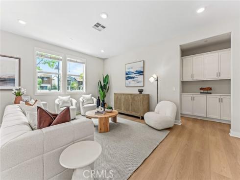 352 Chorus , Irvine, CA