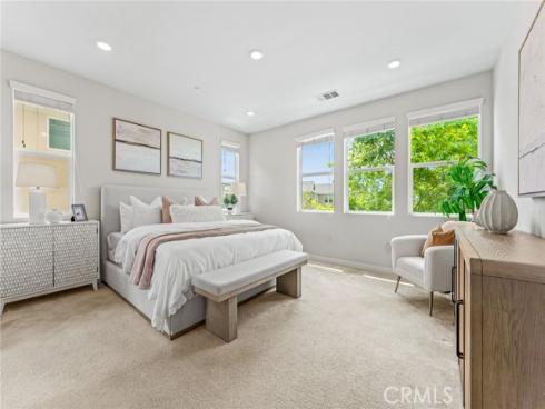 352 Chorus , Irvine, CA