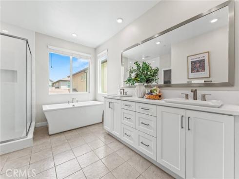 352 Chorus , Irvine, CA
