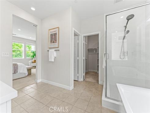 352 Chorus , Irvine, CA