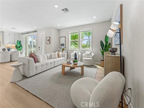 352 Chorus , Irvine, CA
