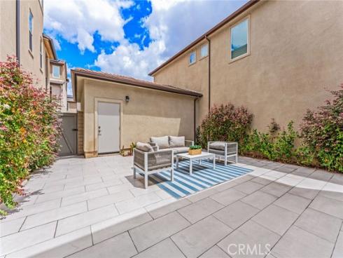 352 Chorus , Irvine, CA