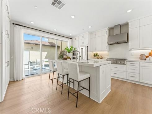 352 Chorus , Irvine, CA