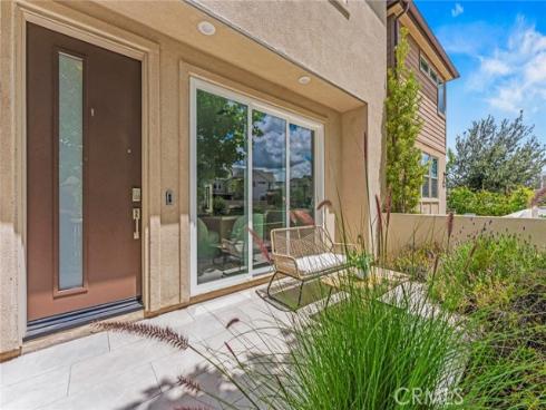 352 Chorus , Irvine, CA