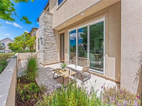 352 Chorus , Irvine, CA